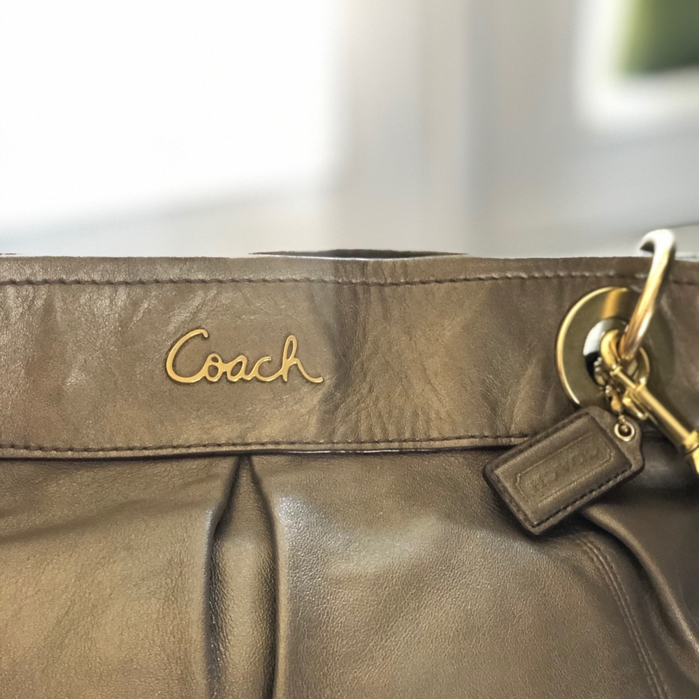 Coach gold metallic crossbody - Picture 4 of 11